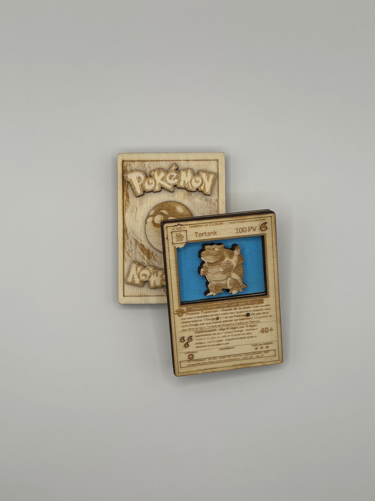 Carte Pokémon en bois